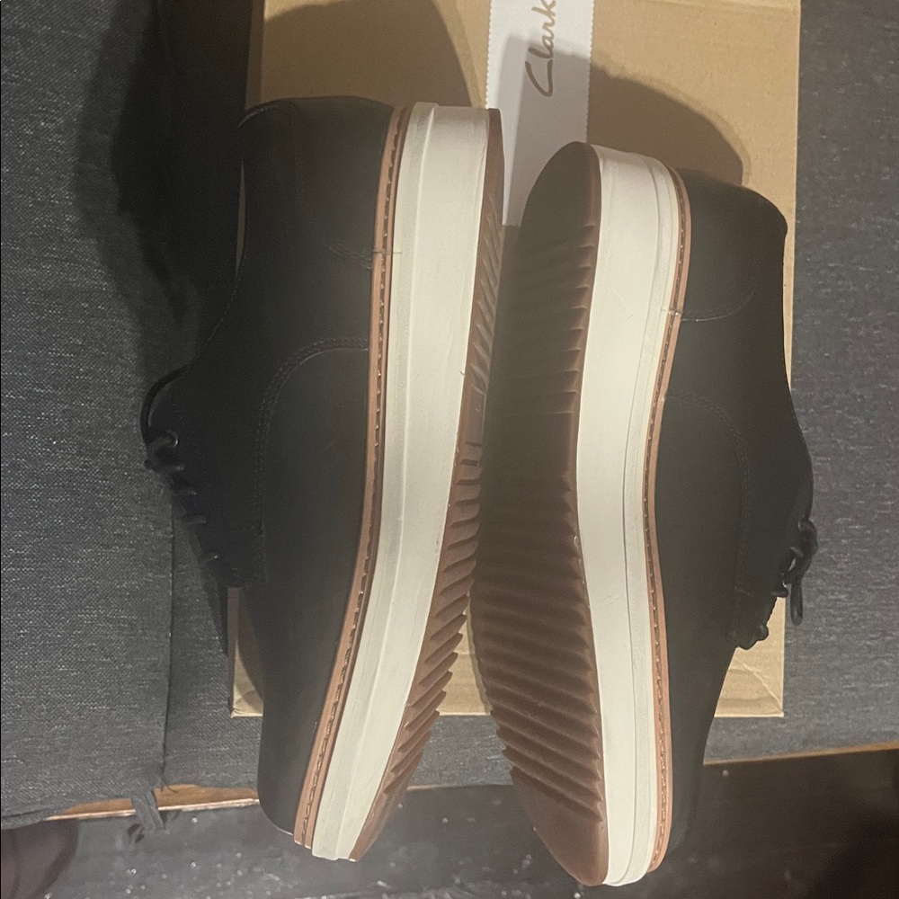 Clarks Black Leather Platform Lace-Up Sneakers - Picture 6 of 7